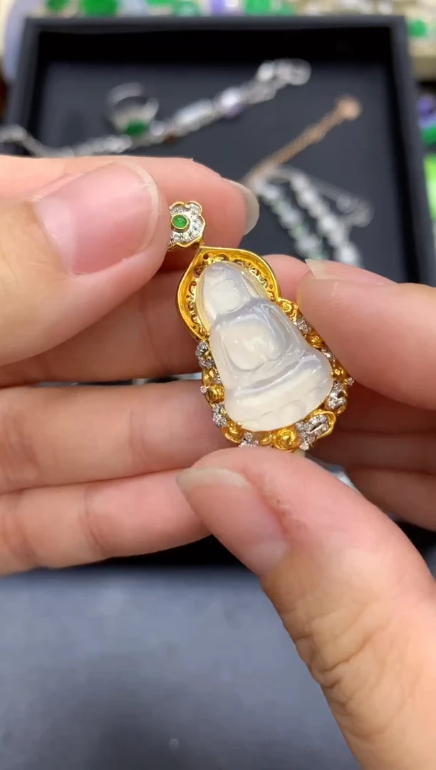 颈饰18K金镶嵌翡翠575-中国好珍宝