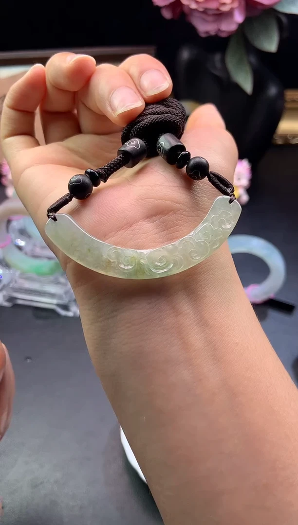 未镶嵌挂件翡翠玉璜