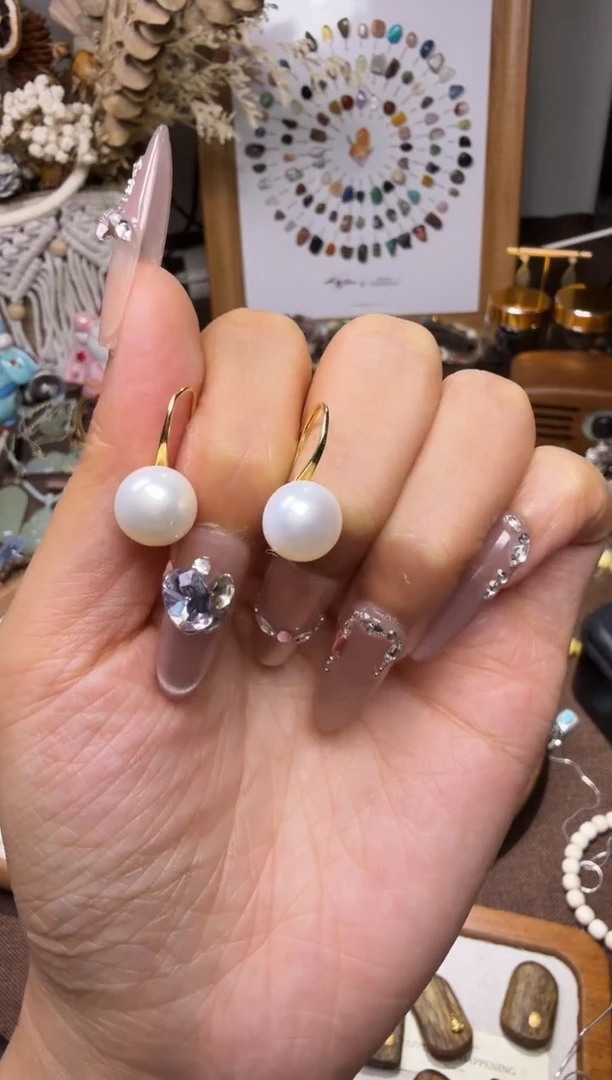 水晶摆件未镶嵌耳钉·