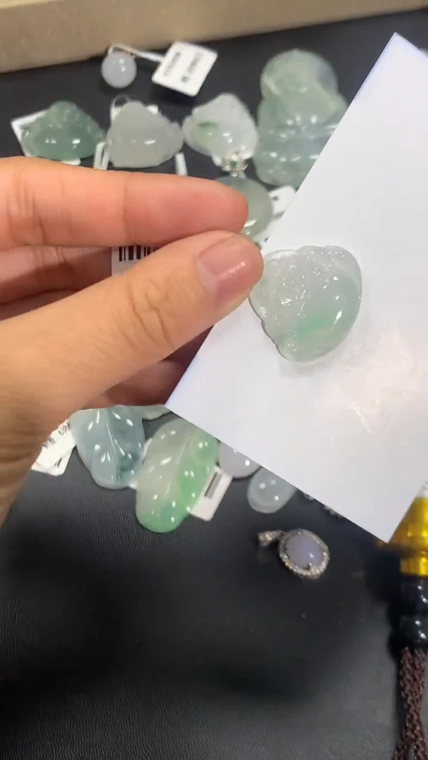 颈饰未镶嵌翡翠1