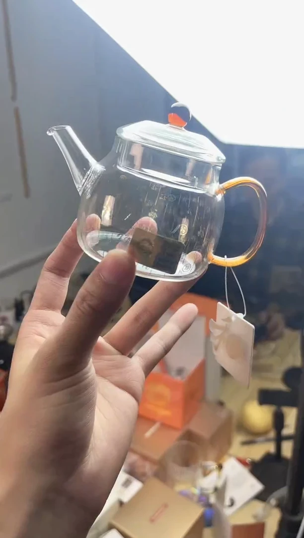 言卿壶琥珀色满福