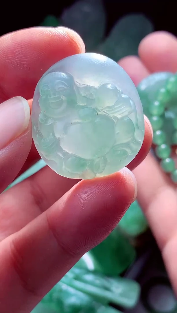 未镶嵌定制翡翠雨***?翡翠毛货定制