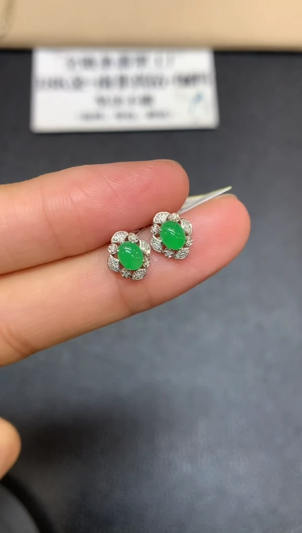 18K金镶嵌翡翠耳饰蛋面【无服务费