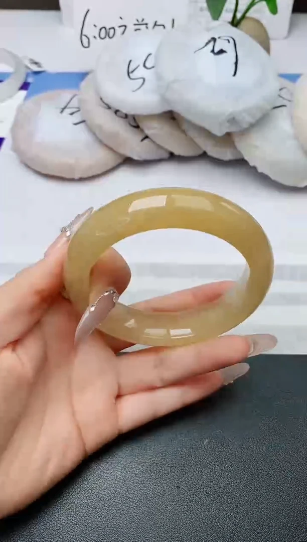 石英质玉手镯未镶嵌w12-H1多样性发货