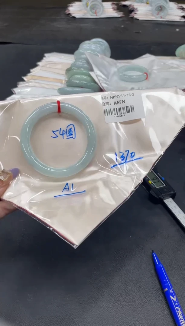 未镶嵌手镯翡翠翡翠手镯