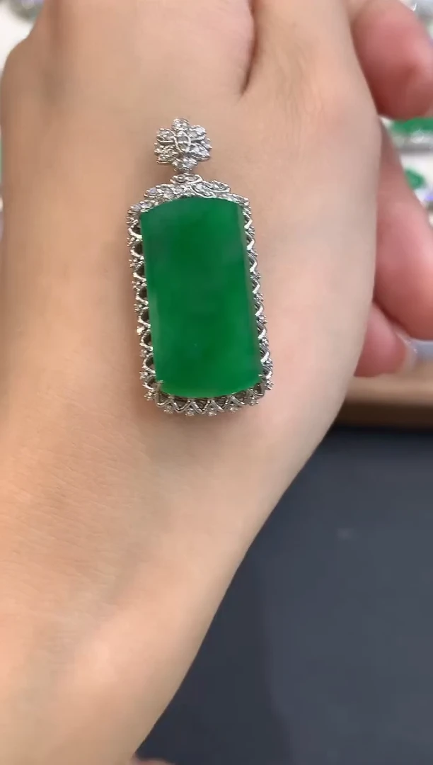 吊坠(不含链)18K金镶嵌翡翠a90