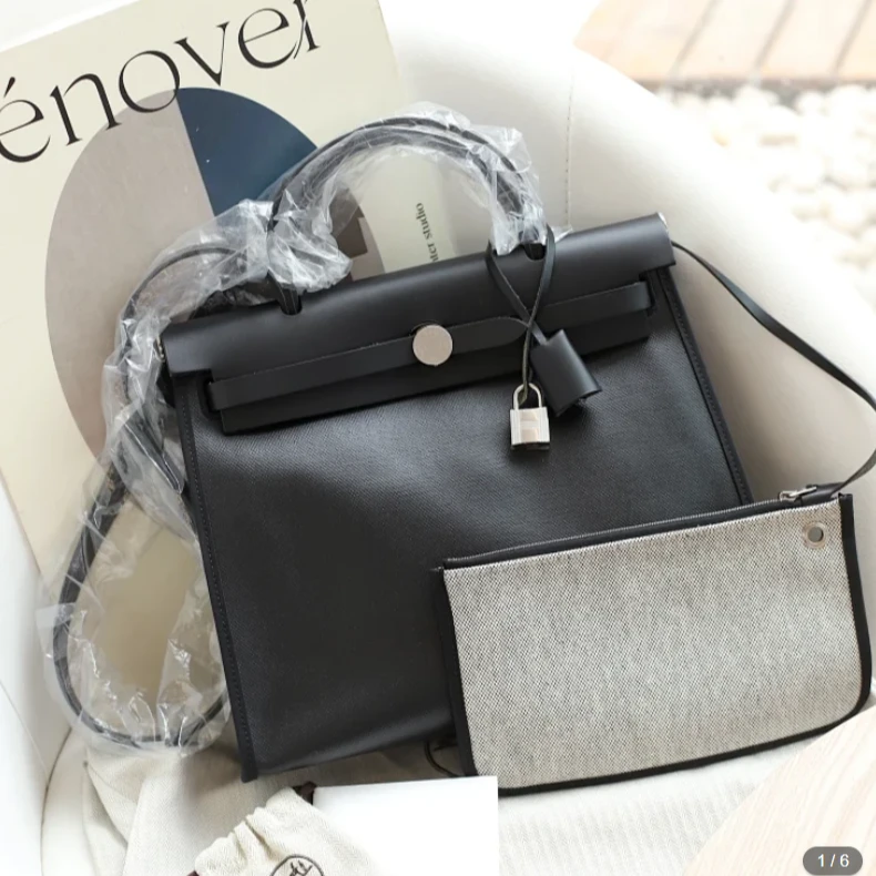未使用 Hermes/爱马仕 Herbag 31 W刻 防水涂层 米色拼黑 银扣