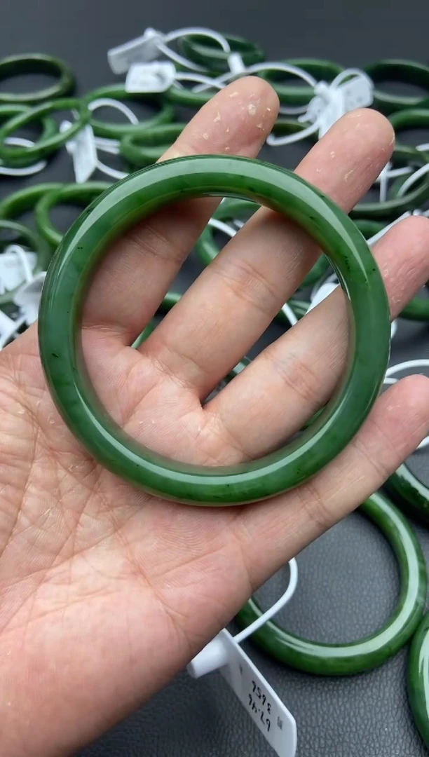 未镶嵌手镯和田玉（碧玉）50-64.1