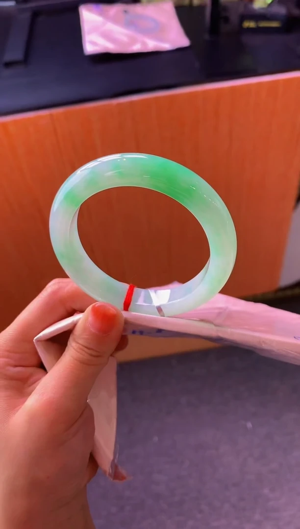 未镶嵌手镯翡翠- X62圈口 56.3全款13.5万 定金2万