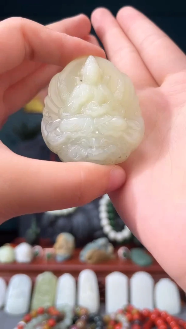 和田玉未镶嵌颈饰吊坠