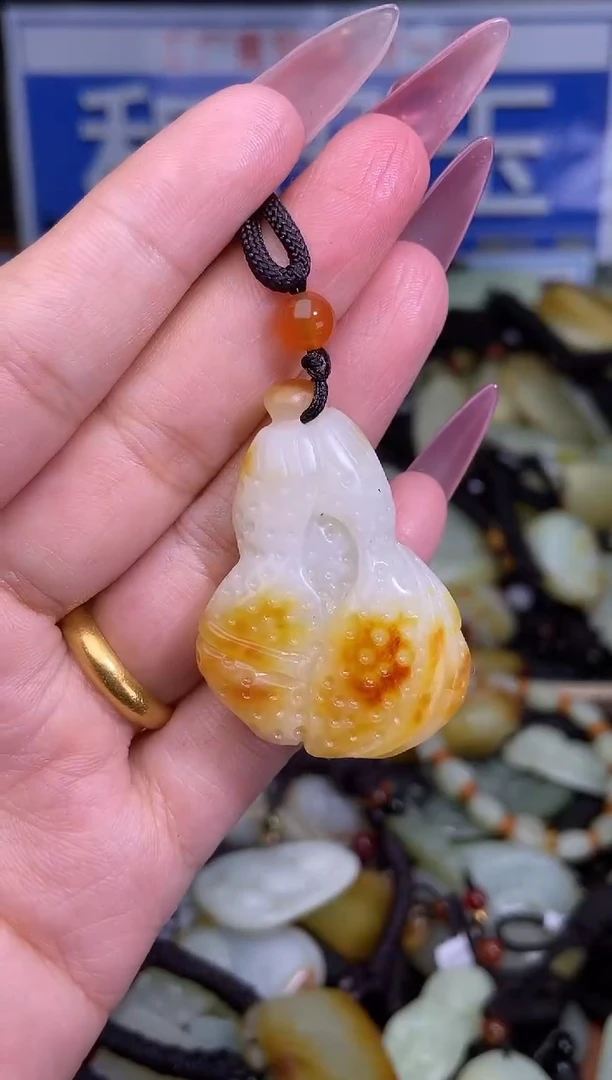 和田玉未镶嵌颈饰1