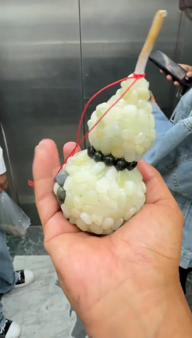 未镶嵌和田玉（糖玉）挂件和田玉