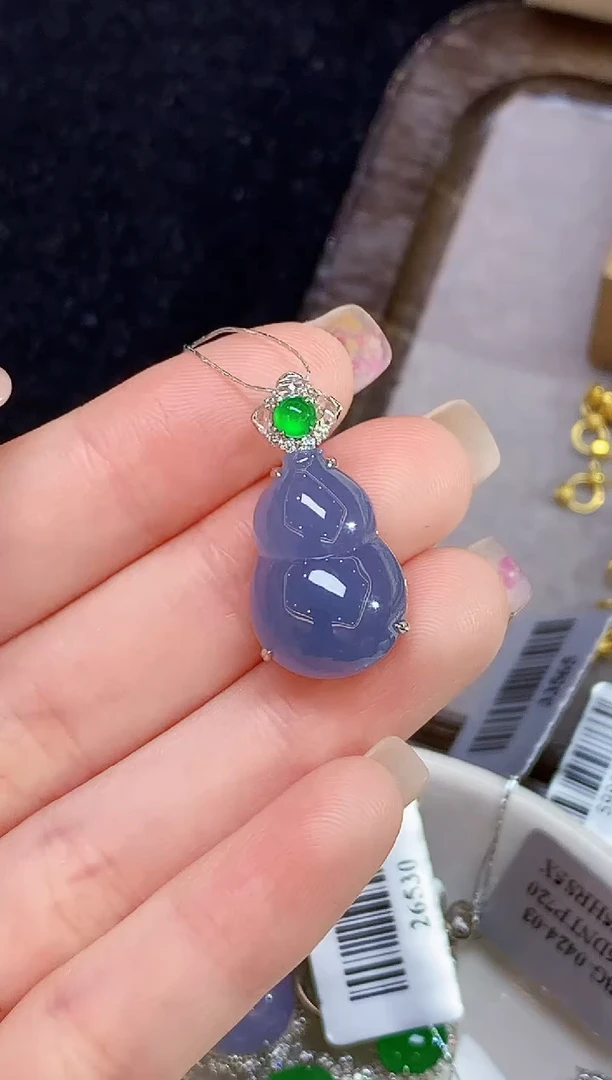 吊坠(不含链)18K金镶嵌翡翠多样性发其一