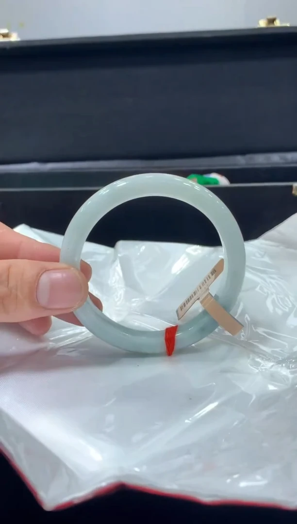 未镶嵌手镯翡翠翡翠手镯