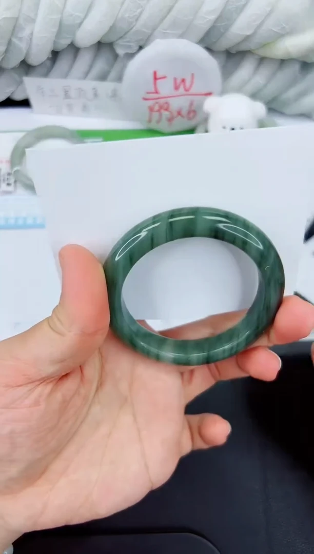 【闪购商品】石英质玉手镯未镶嵌298-52