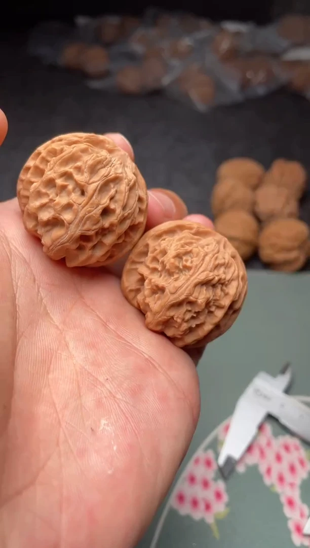 把件文玩核桃a5   苹果园37尺磕尖