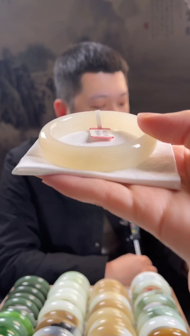 未镶嵌手镯和田玉54+圈口6228