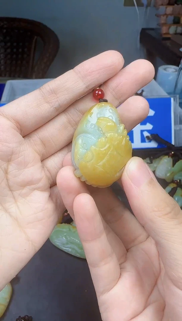 和田玉未镶嵌颈饰1
