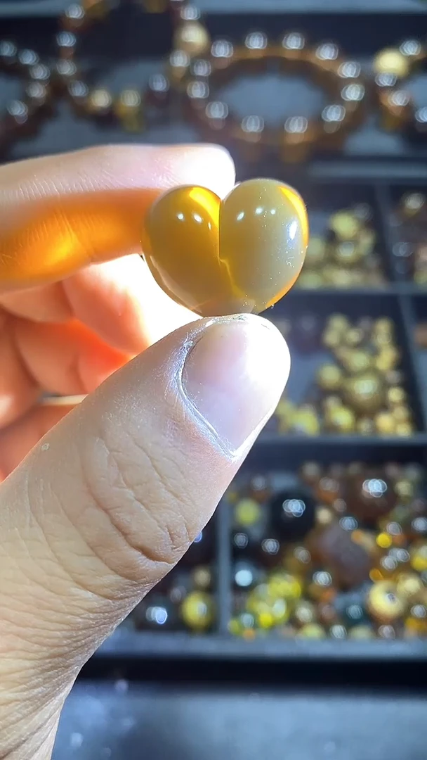 琥珀颈饰未镶嵌天然缅甸琥珀屁桃