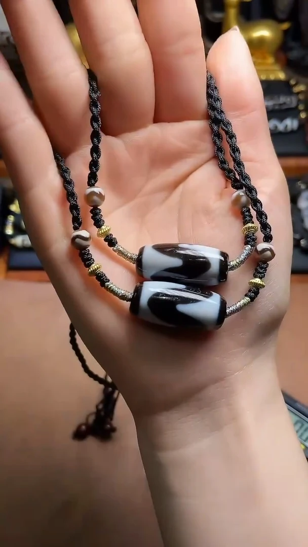 未镶嵌颈饰玛瑙/玉髓（覆膜）条纹玛瑙 只发其一