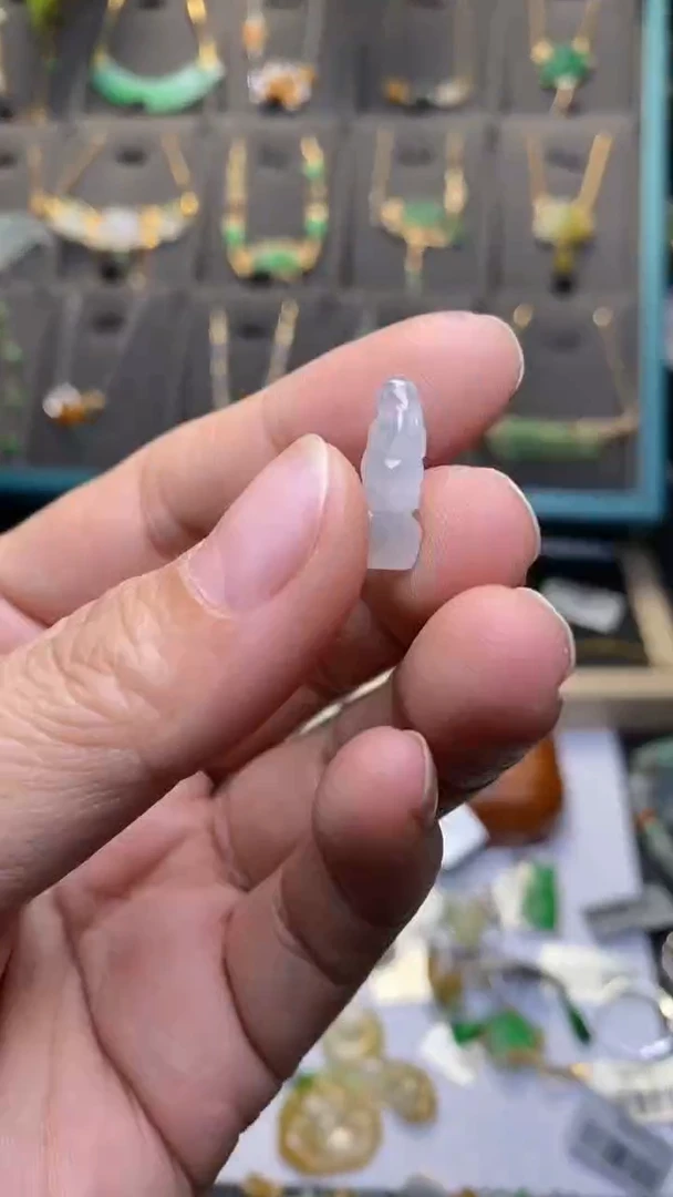 颈饰未镶嵌翡翠净货38628