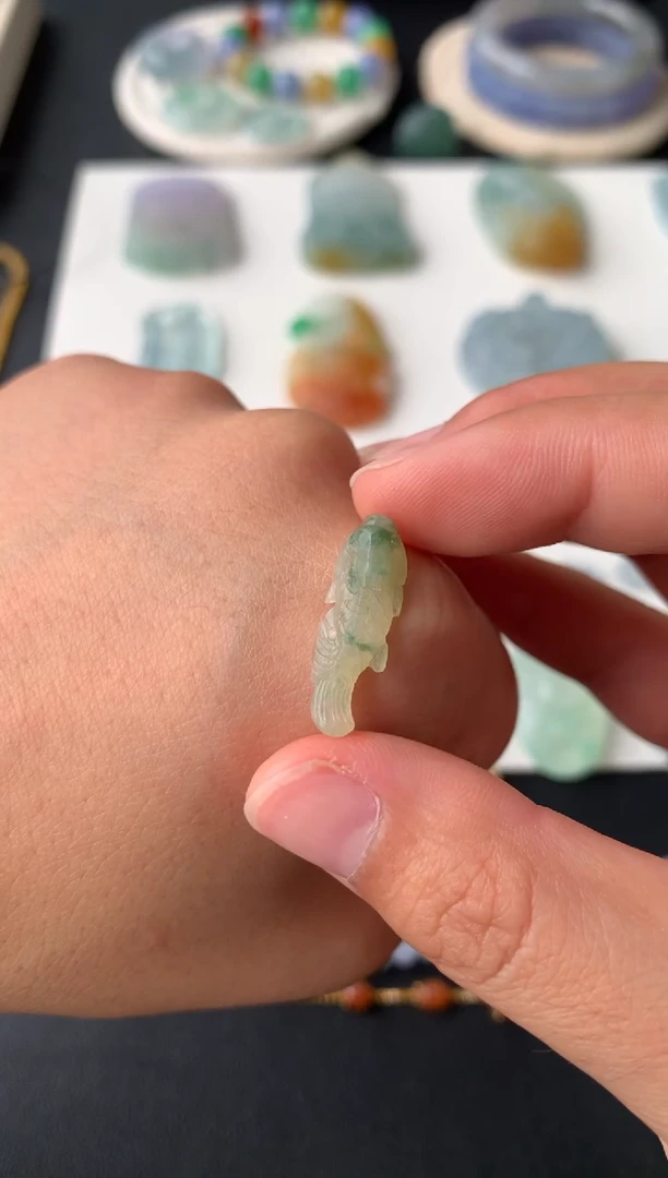 未镶嵌定制翡翠翡翠