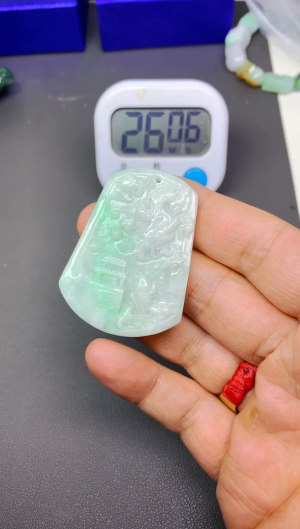 颈饰未镶嵌翡翠诉**、挂件
