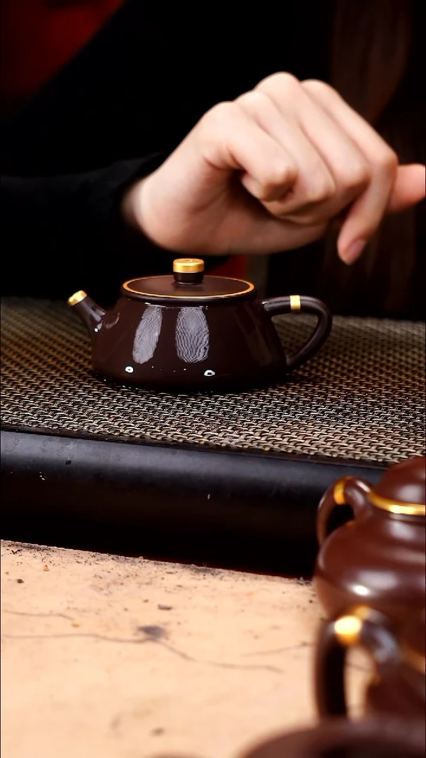 茶壶紫砂四号井茄皮紫泥描金平盖石瓢120cc