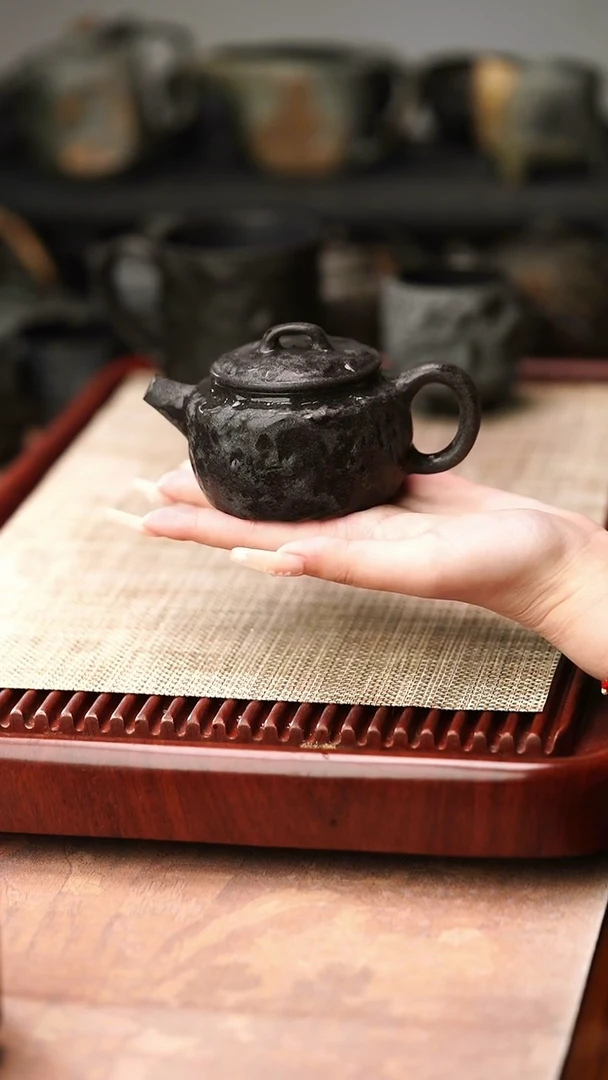 归玉堂冰碛岩重工雕刻石韵肌理德中壶180cc