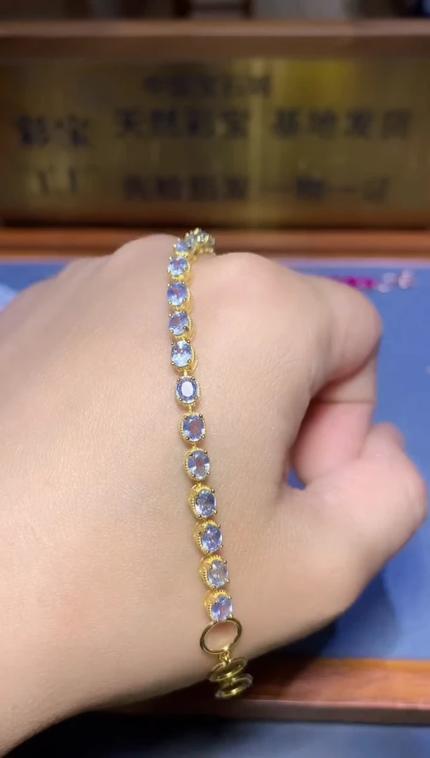 【闪购商品】蓝宝石手链银S925镶嵌........