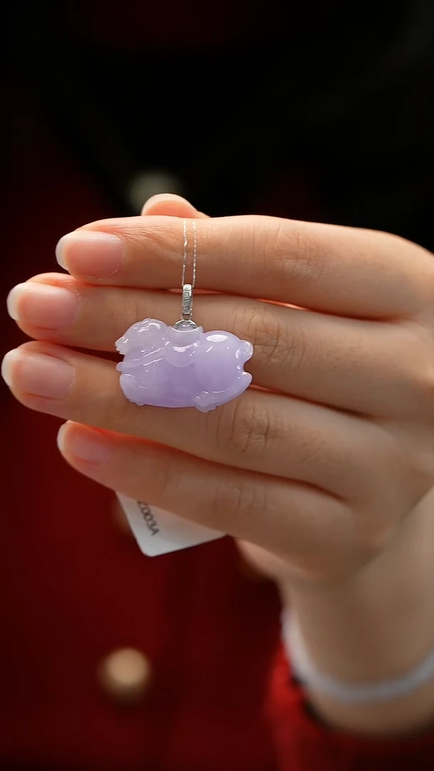 颈饰18K金镶嵌翡翠吊坠