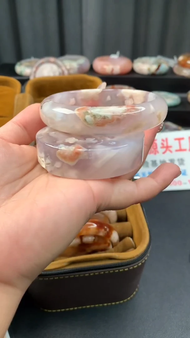 未镶嵌手镯石英质玉（63圈口）赠送镯心