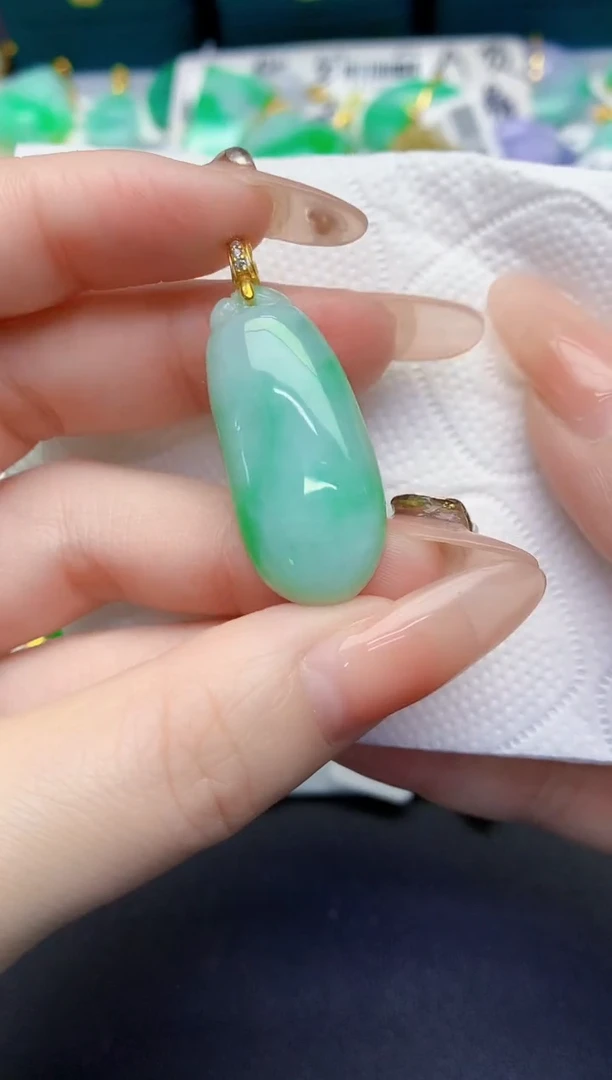 颈饰未镶嵌翡翠缅甸天然翡翠A货