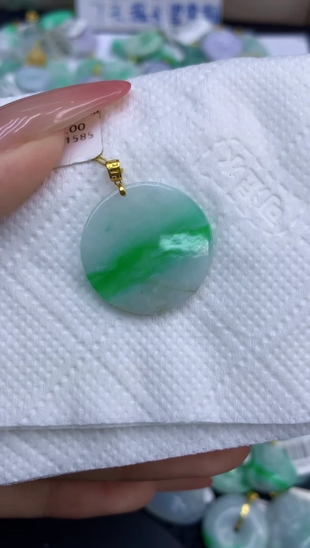 颈饰18K金镶嵌翡翠天然缅甸A货翡翠