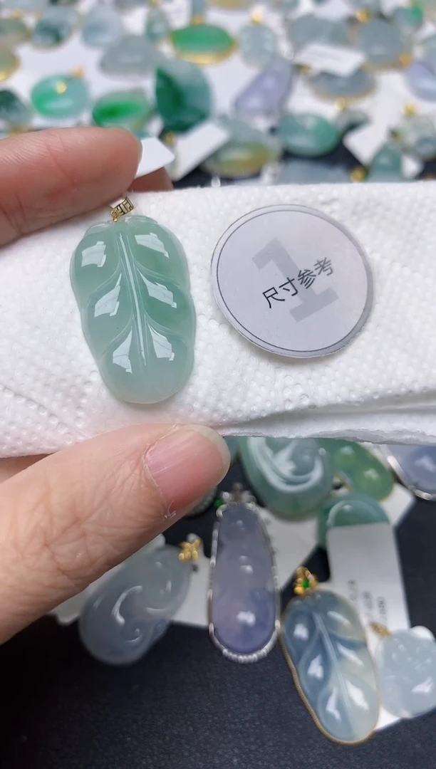 颈饰18K金镶嵌翡翠天然缅甸A货翡翠