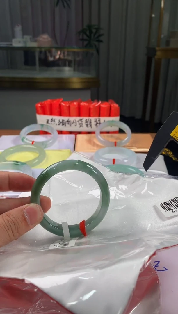 未镶嵌定制翡翠5073毛货不退不换   53-54