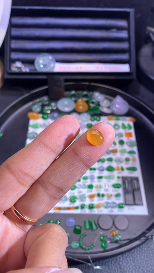 未镶嵌挂件翡翠蛋