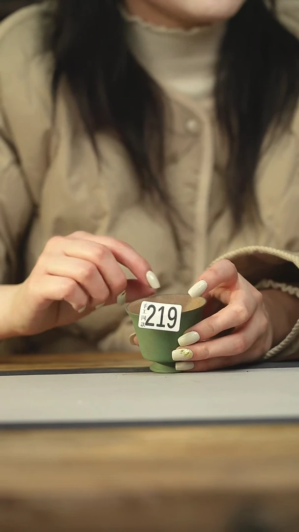 设计师手作款苔藓绿主人杯