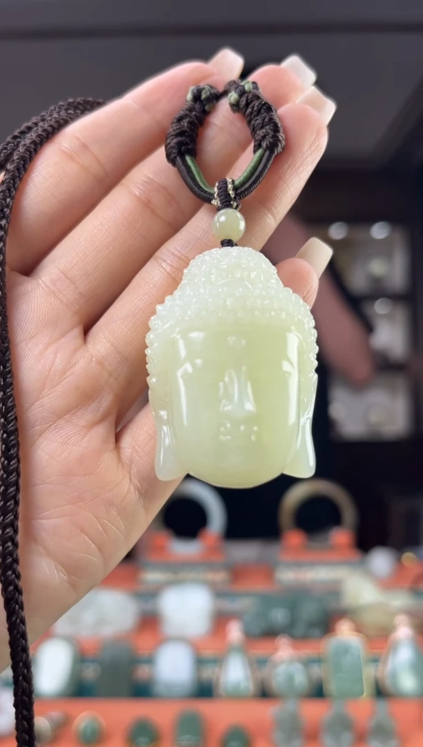 颈饰未镶嵌和田玉佩佩