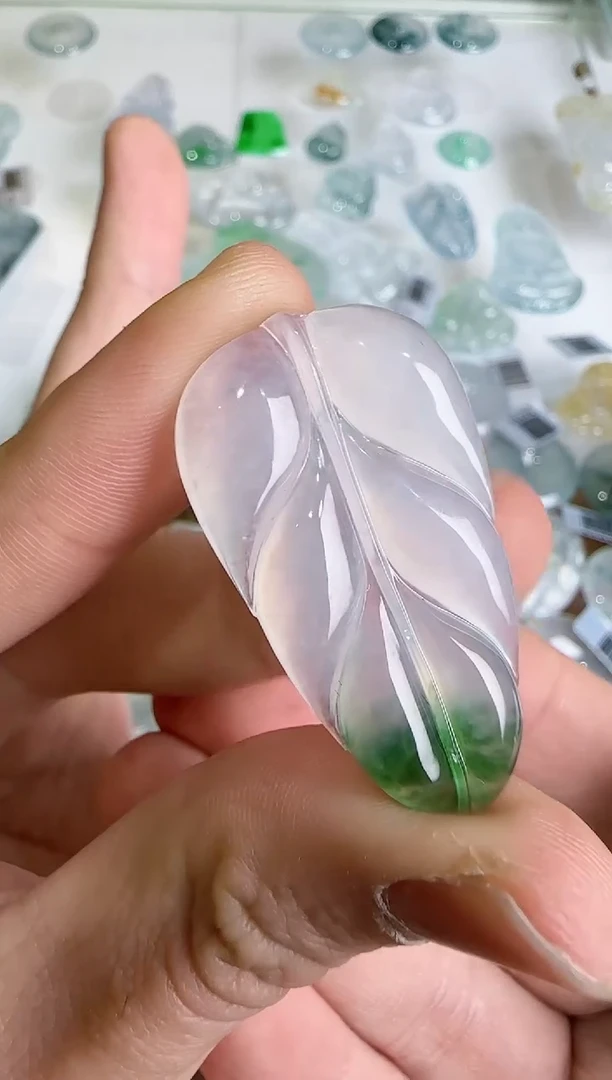【闪购商品】翡翠吊坠(不含链)未镶嵌