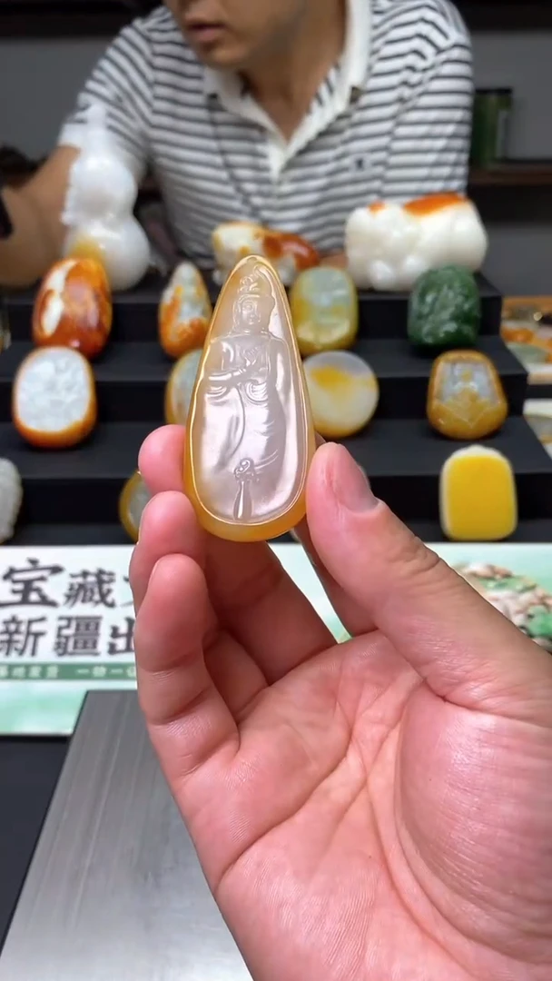 和田玉未镶嵌挂件宝瓶观音