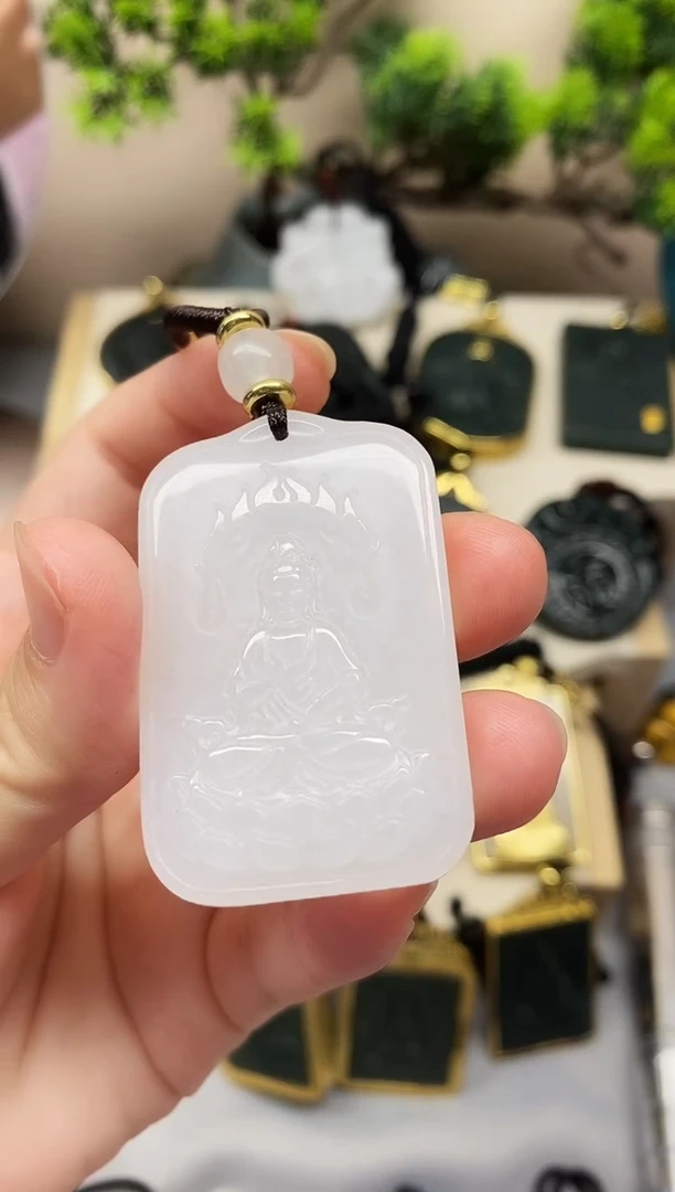 【闪购商品】石英质玉颈饰未镶嵌观音