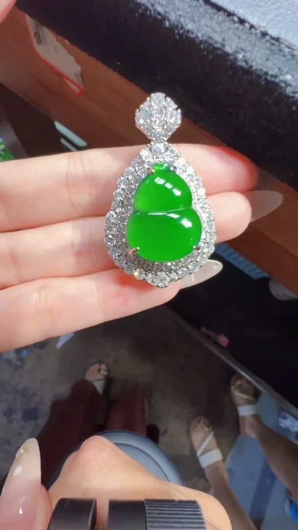 未镶嵌定制翡翠翡翠A货有轻微色差属于正常现象，葫芦多样性发货1