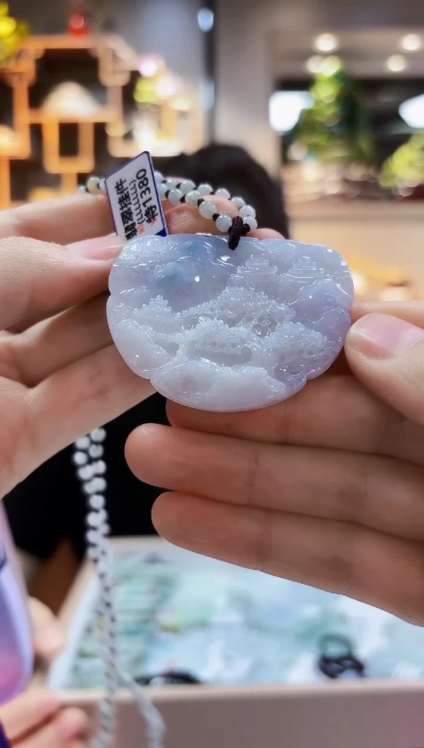 翡翠未镶嵌颈饰挂件