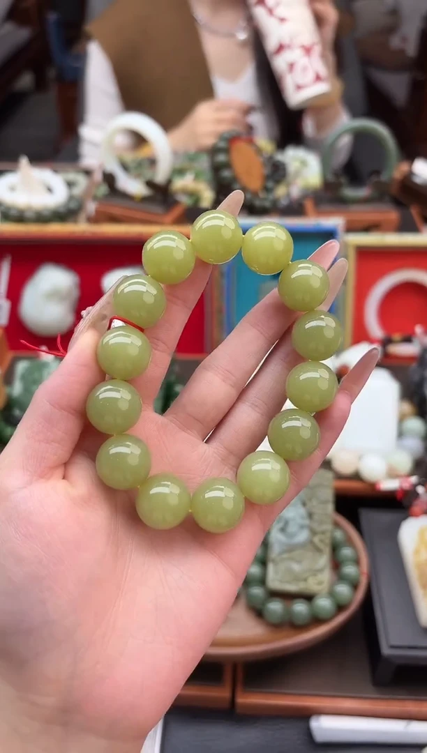 未镶嵌手串和田玉董小姐推荐 多样性发货 拍一发一hk16