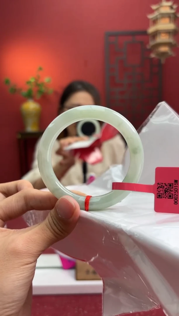 未镶嵌手镯（圆镯）翡翠翡翠手镯9