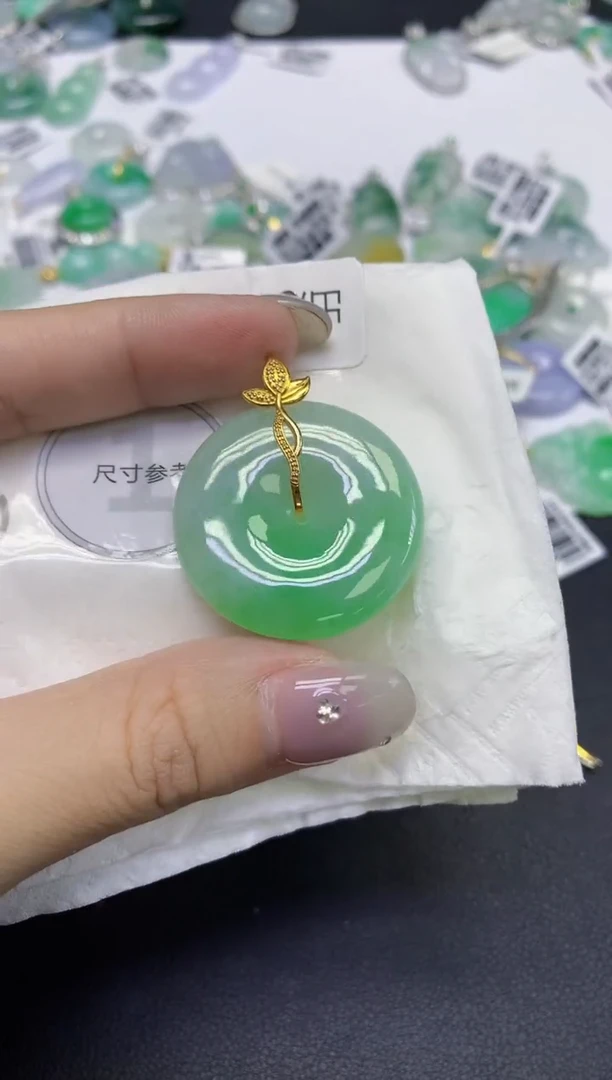 颈饰18K金镶嵌翡翠天然缅甸翡翠A货百元以上9元证书费自理