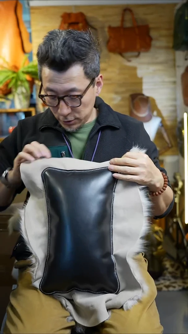 牛皮配羊毛真皮靠垫9号