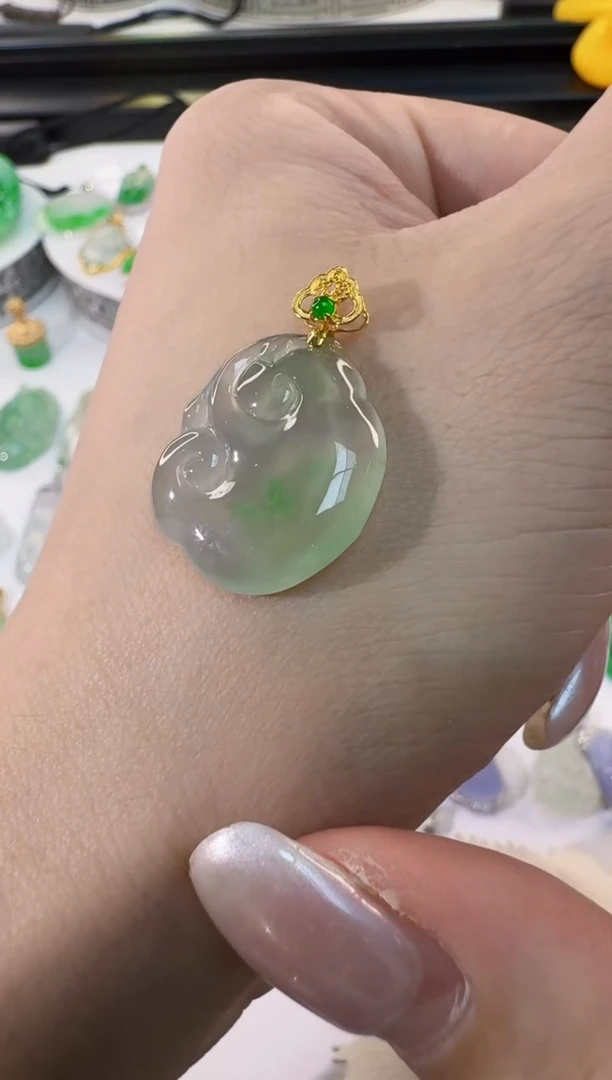 颈饰18K金镶嵌翡翠缅甸A货翡翠