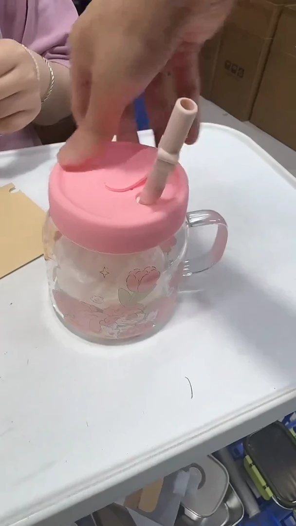 瓷片粉色兔子款吸管杯